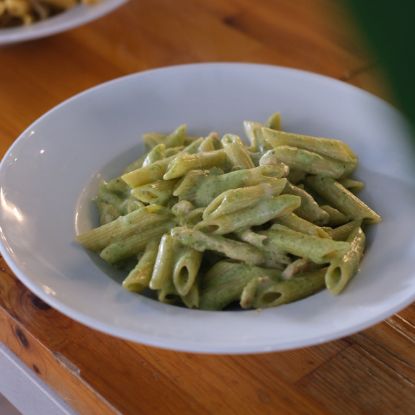 Pesto(Fesleğen) Soslu Makarna resmi