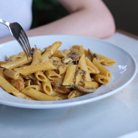 Caveman Makarna resmi